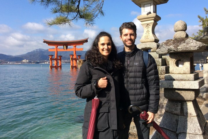 Privat guidet tur til Hiroshima Peace Memorial Park, Shukkeien Garden, Hiroshima slott og Miyajima Island med Itsukushima-helligdommen, foto 31 | wizardtrip