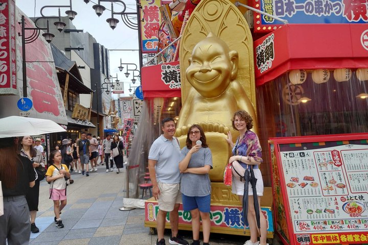 Um passeio a pé personalizado por Osaka, ruas vibrantes, mercados e locais históricos com um guia local, foto 47 | wizardtrip