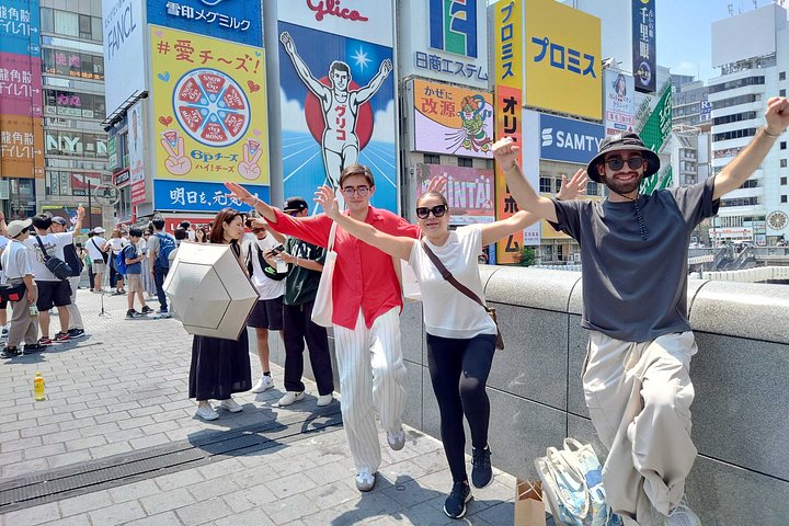 Um passeio a pé personalizado por Osaka, ruas vibrantes, mercados e locais históricos com um guia local, foto 49 | wizardtrip