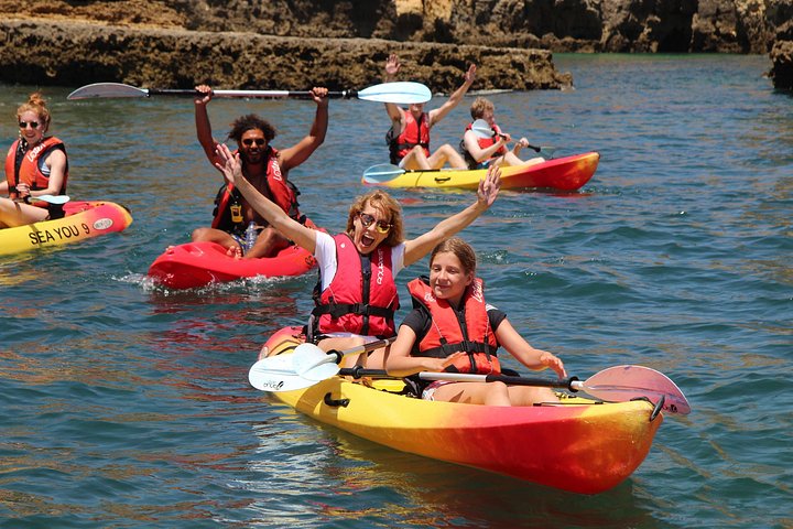 Excursion en kayak explorant les grottes marines et les formations rocheuses de Ponta da Piedade à Lagos, Portugal, photo 13 | wizardtrip