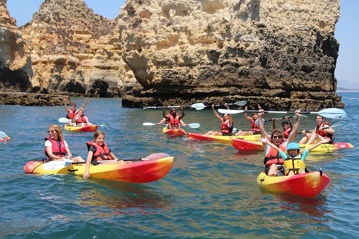 Excursion en kayak explorant les grottes marines et les formations rocheuses de Ponta da Piedade à Lagos, Portugal, photo 14 | wizardtrip