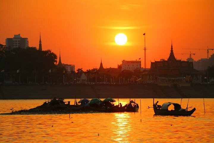 Disfrute de un crucero panorámico al atardecer por el río Mekong en Phnom Penh con bebidas ilimitadas y un guía, foto 8 | wizardtrip
