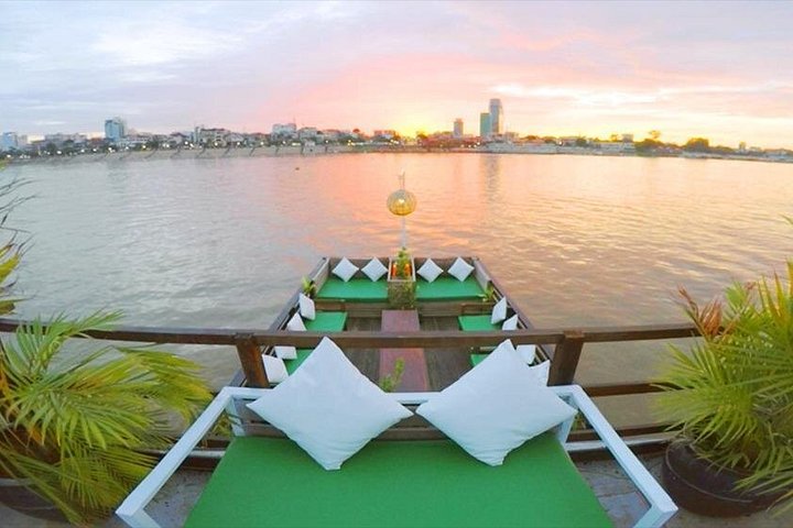 Disfrute de un crucero panorámico al atardecer por el río Mekong en Phnom Penh con bebidas ilimitadas y un guía, foto 11 | wizardtrip