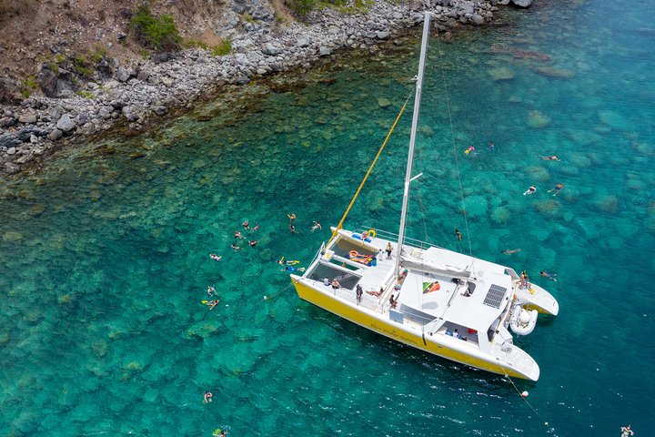 St Kitts Deluxe Catamaran Snorkeling Tour met Lunch | wizardtrip