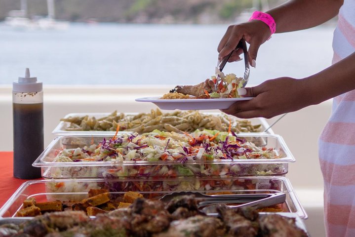 Excursion en catamaran et snorkeling de St. Kitts à Nevis, avec plages et vie marine, photo 6 | wizardtrip