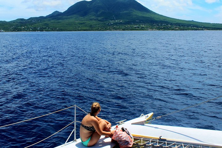 Excursion en catamaran et snorkeling de St. Kitts à Nevis, avec plages et vie marine, photo 8 | wizardtrip