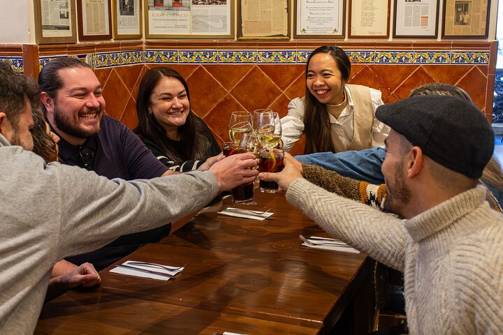 En guidet tur i Madrid, der udforsker historiske taverner, nyder tapas og lærer om lokal historie og vin, foto 10 | wizardtrip