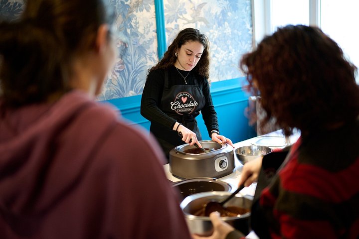 Praktischer Workshop zur Herstellung belgischer Pralinen in Brüssel, bei dem Pralinen und "Mendiants" kreiert werden, Foto 9 | wizardtrip