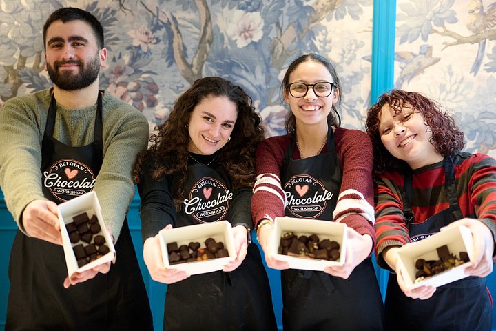 Praktischer Workshop zur Herstellung belgischer Pralinen in Brüssel, bei dem Pralinen und "Mendiants" kreiert werden, Foto 11 | wizardtrip