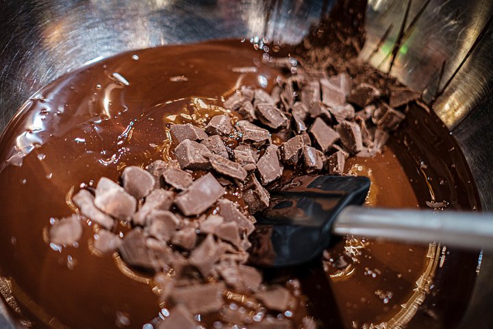 Praktischer Workshop zur Herstellung belgischer Pralinen in Brüssel, bei dem Pralinen und "Mendiants" kreiert werden, Foto 13 | wizardtrip