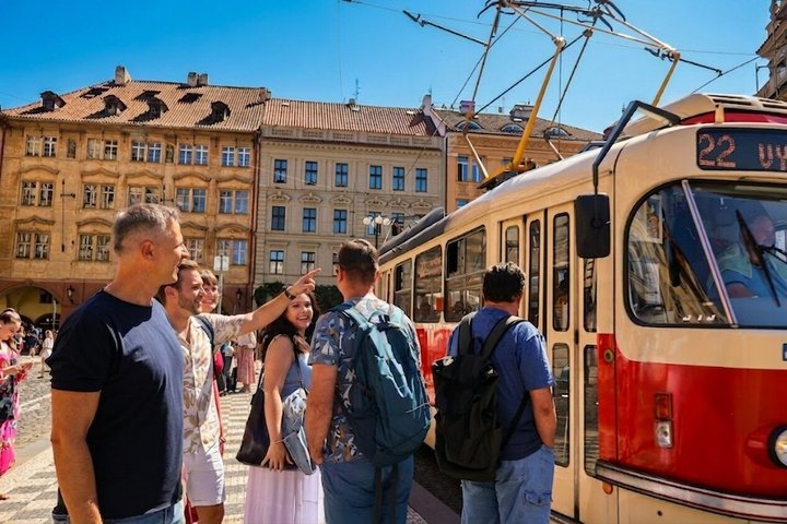 Visita guiada a pie por el Castillo de Praga, incluyendo la Catedral de San Vito y el Callejón del Oro, foto 10 | wizardtrip