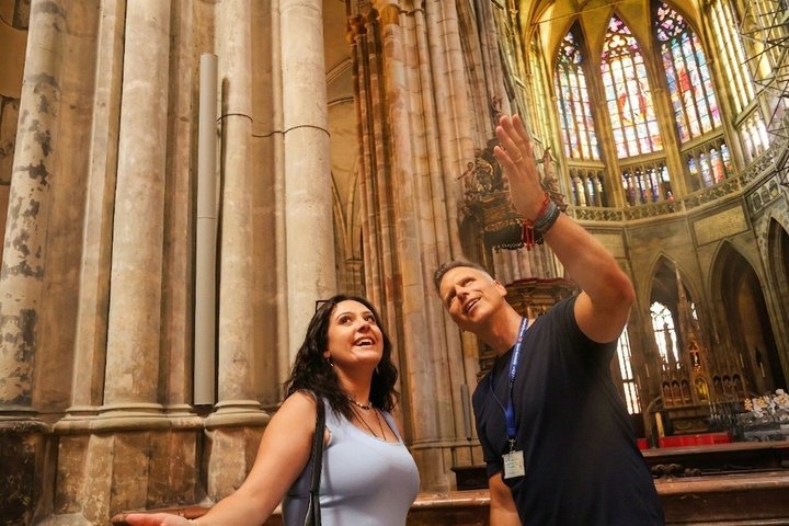 Visita guiada a pie por el Castillo de Praga, incluyendo la Catedral de San Vito y el Callejón del Oro, foto 15 | wizardtrip