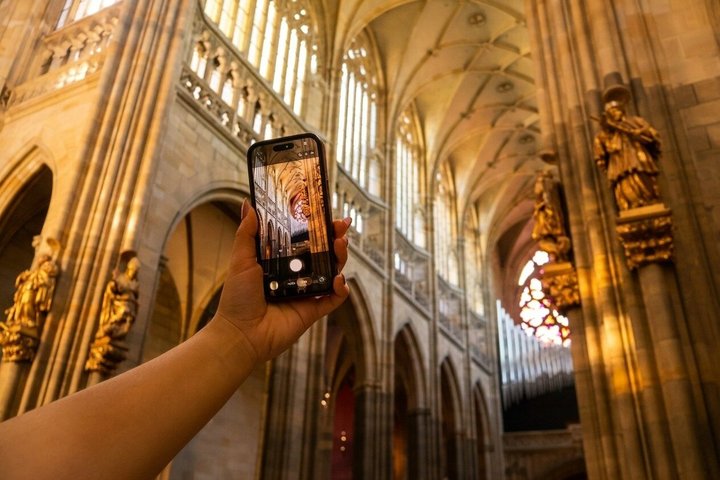 Visita guiada a pie por el Castillo de Praga, incluyendo la Catedral de San Vito y el Callejón del Oro, foto 17 | wizardtrip