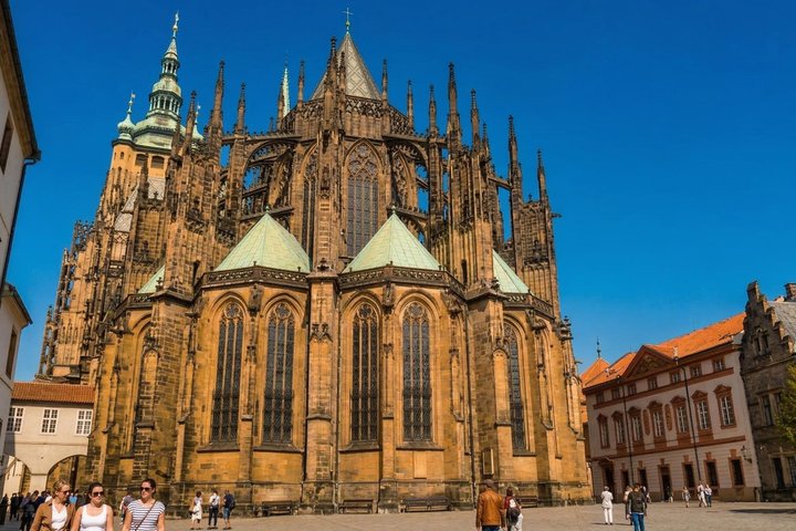 Visita guiada a pie por el Castillo de Praga, incluyendo la Catedral de San Vito y el Callejón del Oro, foto 20 | wizardtrip