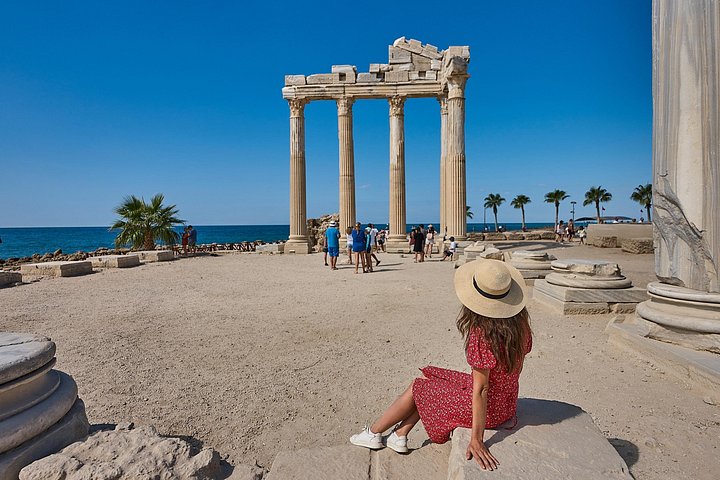 Antikke ruiner og naturlige fossefall på en historisk tur fra Antalya, Tyrkia, foto 7 | wizardtrip