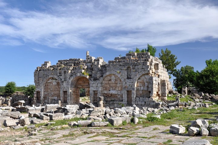 Antikke ruiner og naturlige fossefall på en historisk tur fra Antalya, Tyrkia, foto 8 | wizardtrip