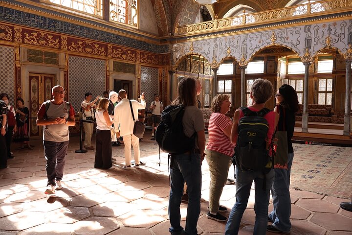 Explore the opulent Topkapi Palace and Harem in Istanbul with a guided tour, photo 12 | wizardtrip