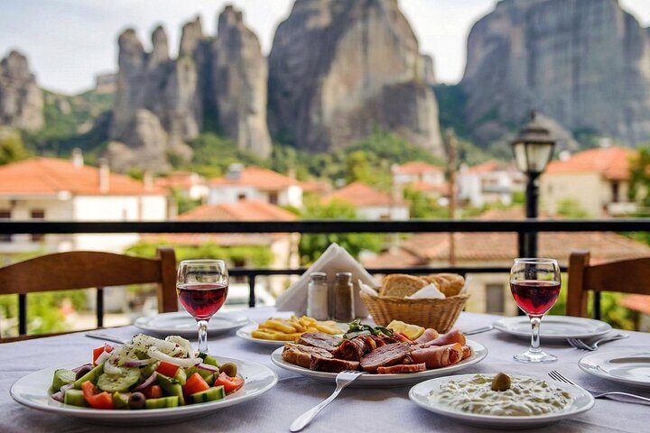 Dagtocht naar Meteora-kloosters vanuit Athene, met prachtige rotsformaties en oude religieuze locaties, foto 6 | wizardtrip