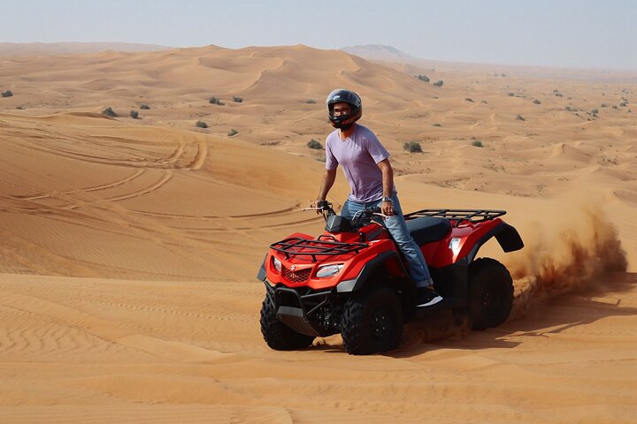 Ökensafari i Dubai med sanddyns-körning, fyrhjuling, kamelridning och lägerunderhållning, foto 8 | wizardtrip