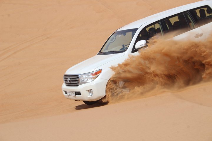 Ökensafari i Dubai med sanddyns-körning, fyrhjuling, kamelridning och lägerunderhållning, foto 16 | wizardtrip