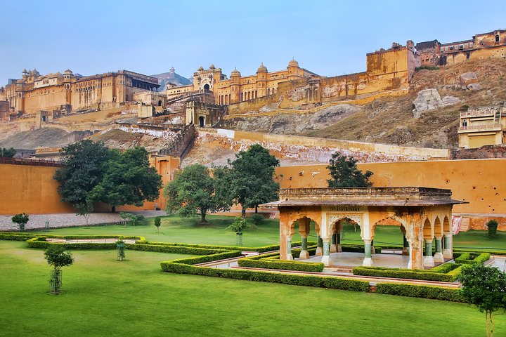 Day trip to Jaipur from Delhi, featuring forts, palaces, and cultural sites, photo 7 | wizardtrip
