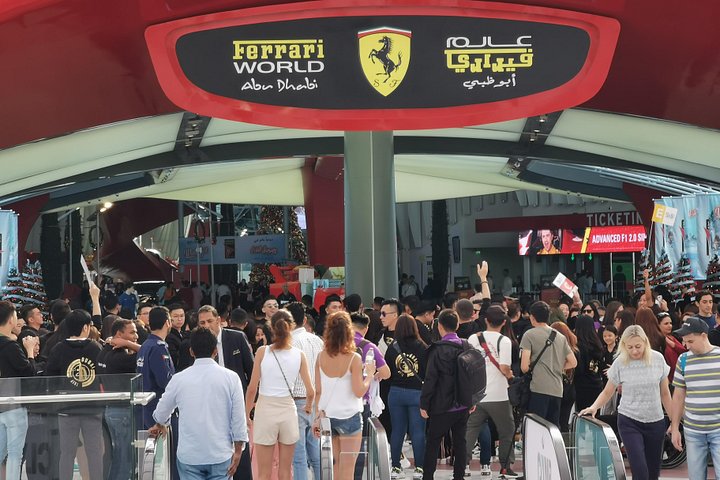 Passeio de dia inteiro de Dubai para Abu Dhabi, com locais culturais e o parque temático Ferrari World, foto 21 | wizardtrip