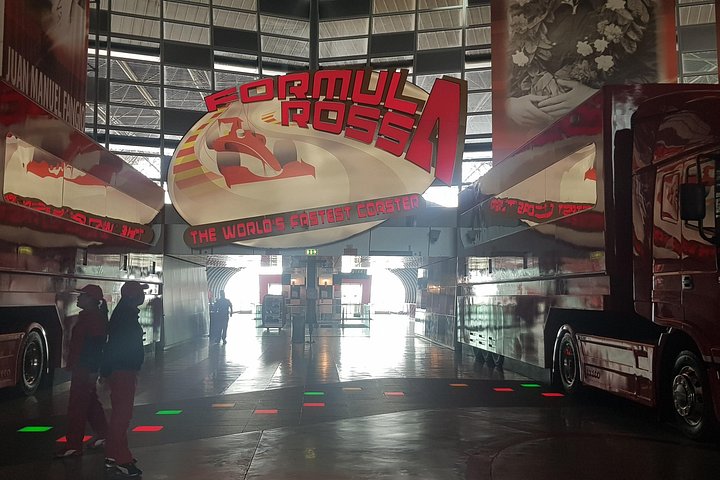 Passeio de dia inteiro de Dubai para Abu Dhabi, com locais culturais e o parque temático Ferrari World, foto 26 | wizardtrip