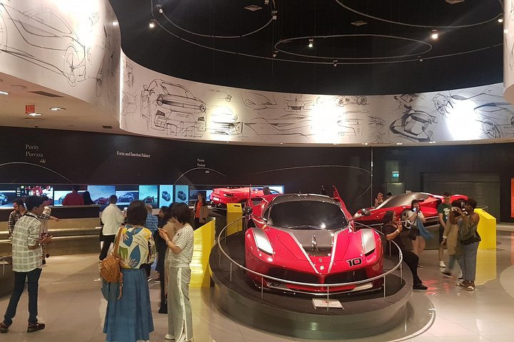 Passeio de dia inteiro de Dubai para Abu Dhabi, com locais culturais e o parque temático Ferrari World, foto 29 | wizardtrip