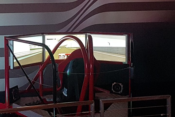 Passeio de dia inteiro de Dubai para Abu Dhabi, com locais culturais e o parque temático Ferrari World, foto 30 | wizardtrip