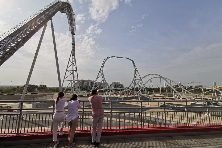 Passeio de dia inteiro de Dubai para Abu Dhabi, com locais culturais e o parque temático Ferrari World, foto 31 | wizardtrip