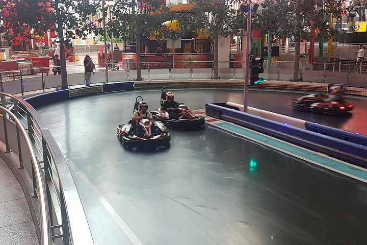 Passeio de dia inteiro de Dubai para Abu Dhabi, com locais culturais e o parque temático Ferrari World, foto 32 | wizardtrip