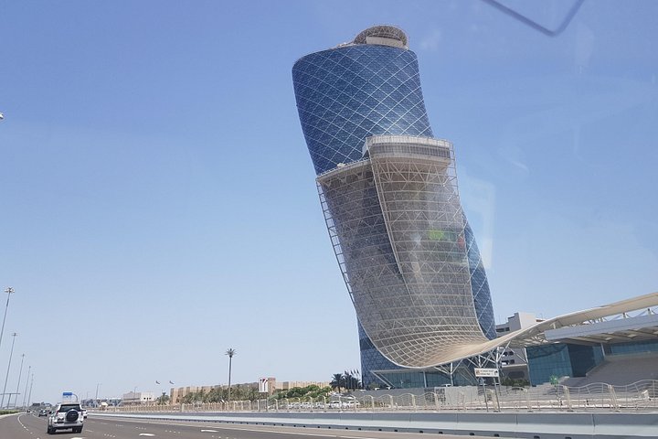 Passeio de dia inteiro de Dubai para Abu Dhabi, com locais culturais e o parque temático Ferrari World, foto 34 | wizardtrip