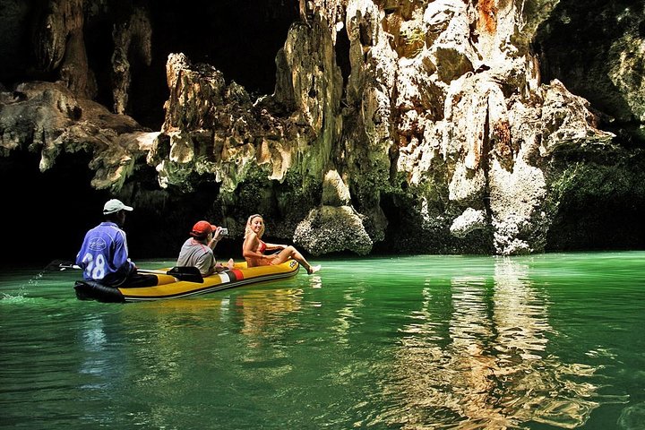 Hong by Starlight: Sea Cave Kayaking and Loy Krathong Floating | wizardtrip