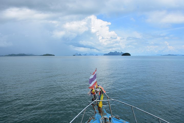 Kayak por cuevas marinas y lagunas en la bahía de Phang Nga, Tailandia, durante una excursión de un día, foto 6 | wizardtrip