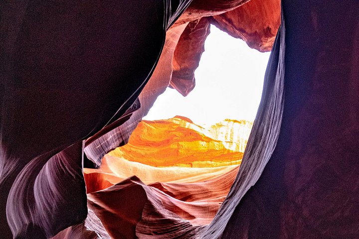 Dagtocht naar Antelope Canyon en Horseshoe Bend vanuit Flagstaff, Arizona, met prachtige natuurlijke landschappen en rotsformaties, foto 11 | wizardtrip