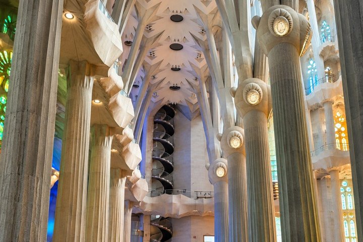 Heldagstur med guide til Barcelonas højdepunkter, inklusive Sagrada Familia og Park Guell, foto 6 | wizardtrip
