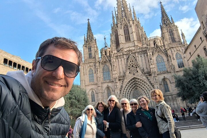 Heldagstur med guide til Barcelonas højdepunkter, inklusive Sagrada Familia og Park Guell, foto 7 | wizardtrip