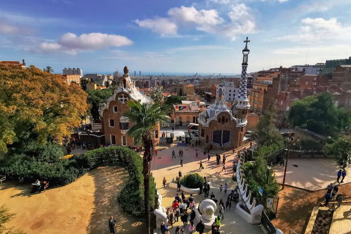 Heldagstur med guide til Barcelonas højdepunkter, inklusive Sagrada Familia og Park Guell, foto 11 | wizardtrip