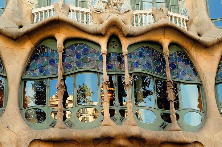 Heldagstur med guide til Barcelonas højdepunkter, inklusive Sagrada Familia og Park Guell, foto 16 | wizardtrip