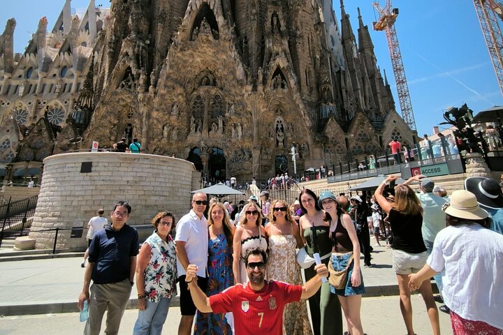 En guidet tur til Barcelonas høydepunkter, inkludert Sagrada Familia, det gotiske kvarteret og Montjuïc, foto 8 | wizardtrip