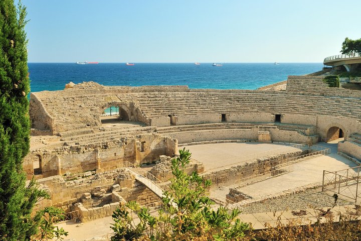 Esplora le rovine romane di Tarragona e il fascino costiero di Sitges in una gita di un giorno da Barcellona, foto 13 | wizardtrip