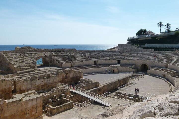Esplora le rovine romane di Tarragona e il fascino costiero di Sitges in una gita di un giorno da Barcellona, foto 16 | wizardtrip