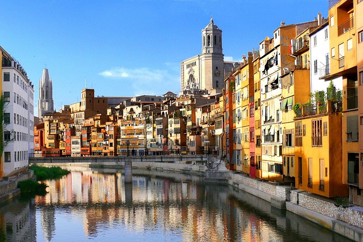 バルセロナ発、ジローナの歴史的建造物とシュルレアリスムなダリ劇場美術館を巡る小グループツアー、写真7 | wizardtrip