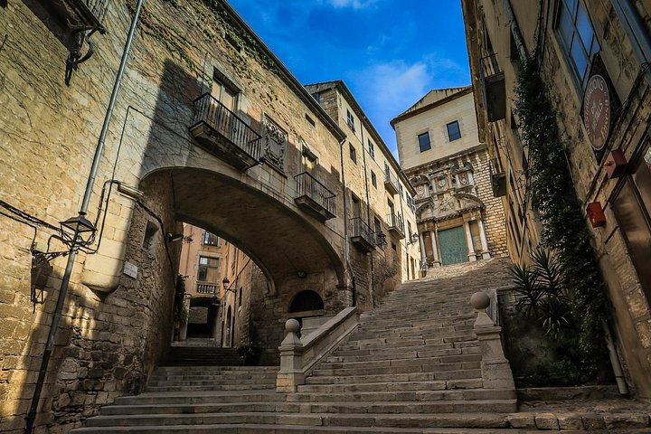 バルセロナ発、ジローナの歴史的建造物とシュルレアリスムなダリ劇場美術館を巡る小グループツアー、写真15 | wizardtrip