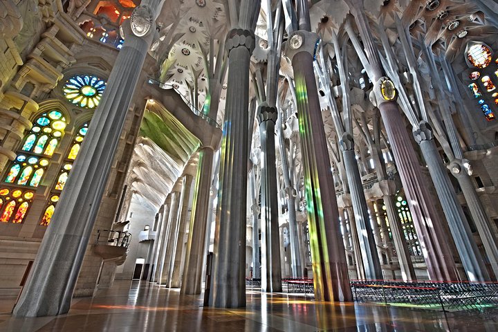 Private tour of Barcelona's iconic Park Guell and Sagrada Familia with guided exploration, photo 16 | wizardtrip