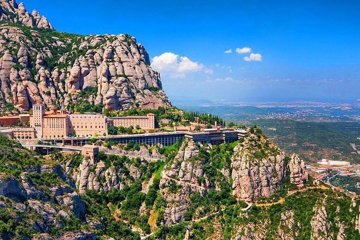 Montserrat Private Tour with Hotel pick-up from Barcelona | wizardtrip