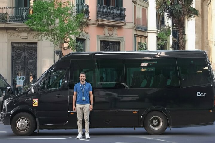 Tour privado al Monasterio de Montserrat desde Barcelona con impresionantes vistas a la montaña, foto 8 | wizardtrip