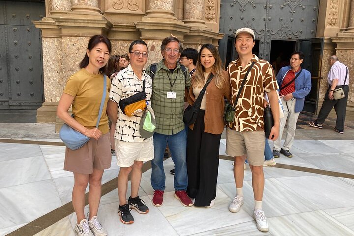 Tour privado al Monasterio de Montserrat desde Barcelona con impresionantes vistas a la montaña, foto 14 | wizardtrip