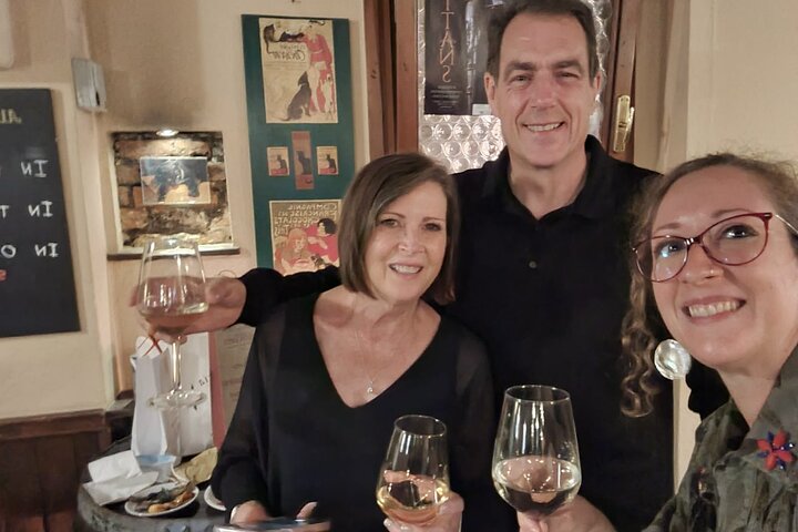 Venice food and wine tour with tastings and wine sips at historic locations, photo 13 | wizardtrip