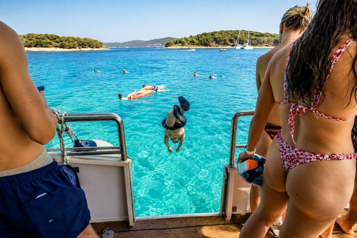 Heldags båttur til Hvar, Brač og Pakleniøyene fra Split, Kroatia, med bading og lunsj, foto 8 | wizardtrip